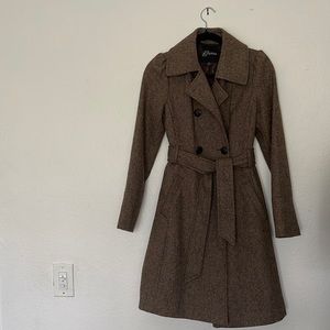 Guess. Size S/P. Color brown